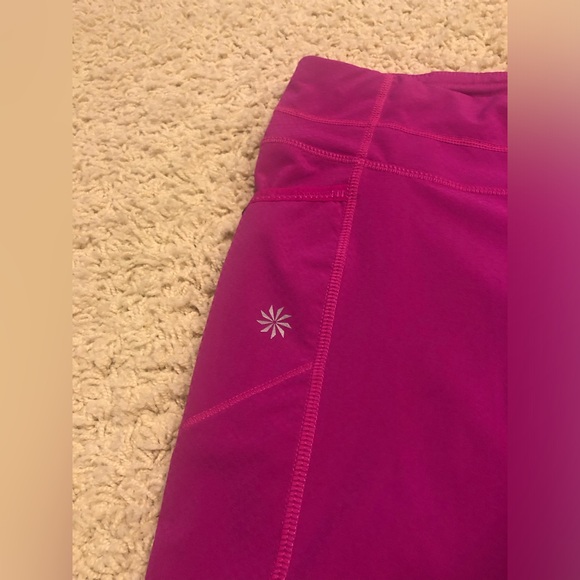 Athleta Dobby Be Free Knicker Capri Leggings in pink - Picture 2 of 5